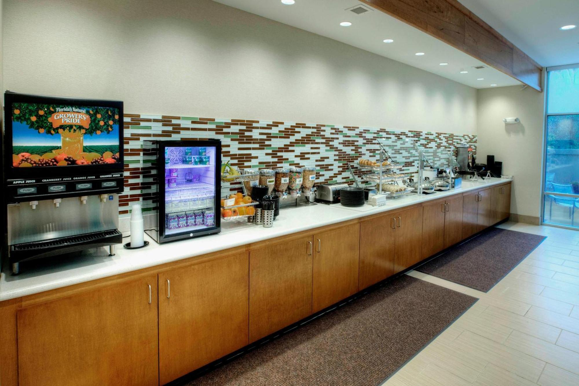 Springhill Suites By Marriott Lake Charles Exterior photo