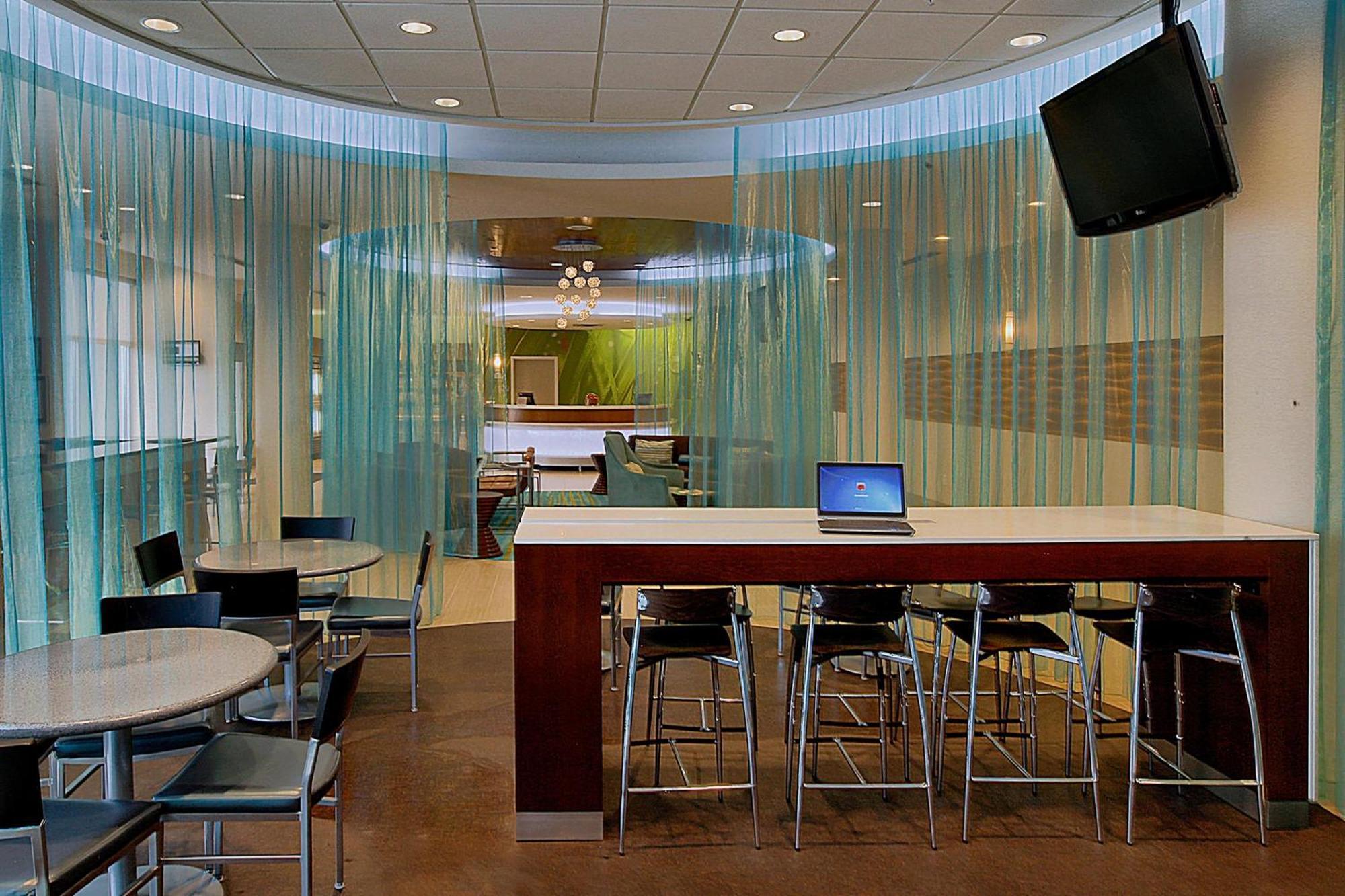 Springhill Suites By Marriott Lake Charles Exterior photo