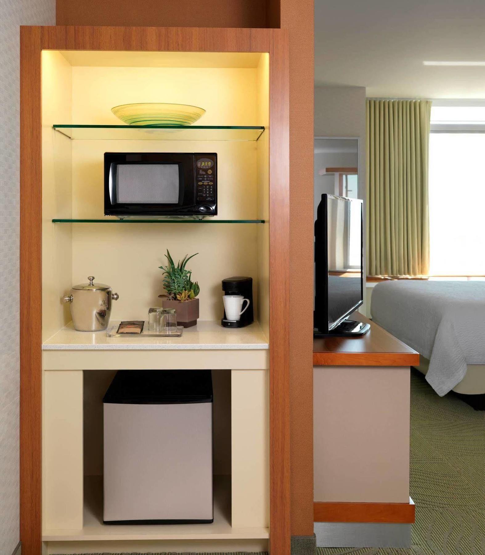 Springhill Suites By Marriott Lake Charles Exterior photo